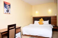 Joyrich Hotel - parking