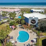 Oceanfront Bliss Exquisite Resort Condo Free Tix Hotel di Crescent Beach