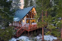 Peaceful Tahoe Retreat 5Mins to Lake Cozy Modern Cabin