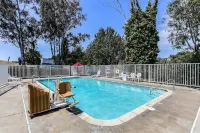 Super 8 by Wyndham Livermore - Pools