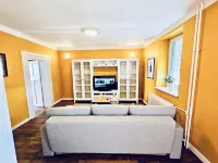 Cozy one bedroom retreat in Luxembourg Hotel di 
