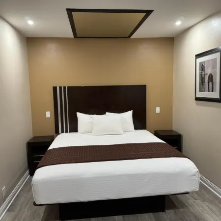 Avenue Motel