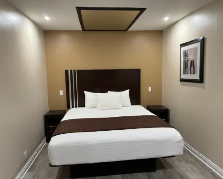 อเวนิว โมเทล โรงแรมในกาดินา