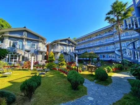 Hotel the Kantipur Отели рядом с достопримечательностью «Deurali»