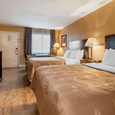 Quality Inn Russellville I-40