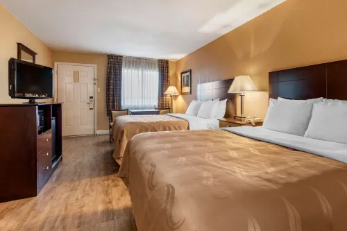 Quality Inn Russellville I-40