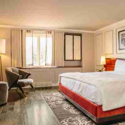 The Drake Oak Brook, Autograph Collection Rooms