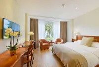 Golf Hotel René Capt