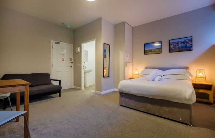 Station Lodge - Free Off-Site Health Club Access with Pool, Sauna, Steam Room & Gym