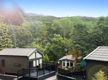 Aberdunant Hall Отели рядом с достопримечательностью «Ллин Гвинант»