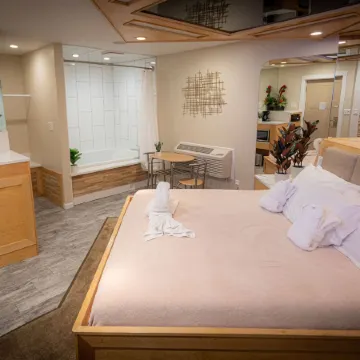 Sybaris Pool Suites