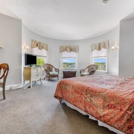 Castle Manor Inn