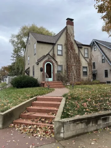 Historic Twin Tudors Inn Hotels in 