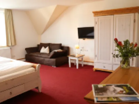 ゲストハウス ユンセア シュタットヴィラ ヘッヒンゲンのホテル