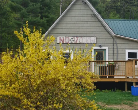 No View Farm Hotels in Rumford