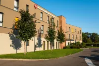 Best Western Plus Hotel les Humanistes Hotel dekat Chapelle Saint Quirin