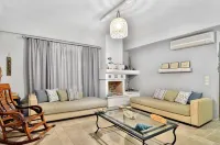 Niriides Apartments - 4-Sterne