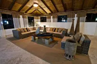 El Morro Eco Adventure Hotel - parking
