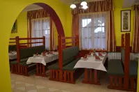 Hotel Napsugár - Parkplatz