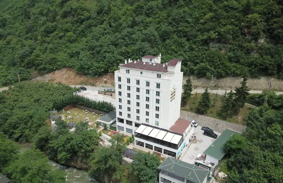 裘爾納花園酒店