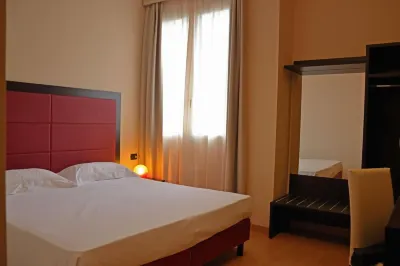 Hotel Motel Galaxy Reggio Emilia فنادق في Correggio