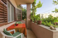 Rooms Roza Hotels in Vrboska