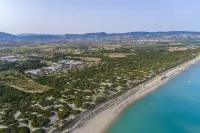 Is Serenas Badesi Resort فنادق في La Muddizza