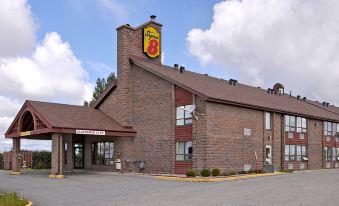 Super 8 by Wyndham Timmins on