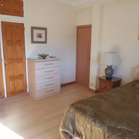 Spacious Villa Lara Estoi with heated pool