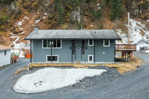 Beautiful 4-bedroom house - Walking distance to Downtown and Sea Life Center!