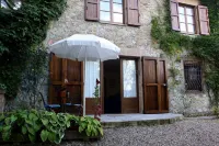 Gite Montemirello, with garden and swimming pool