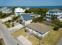 2BR oceanside duplex, steps from beach, dog friendly at no add't fee