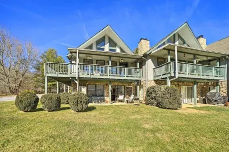 Sky Valley's Coziest Condo w/ Views - Dog Friendly! Отели в г. Рейбан