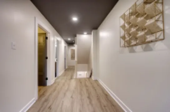 Deluxe Downtown Lancaster 3BD - Rooftop & Parking