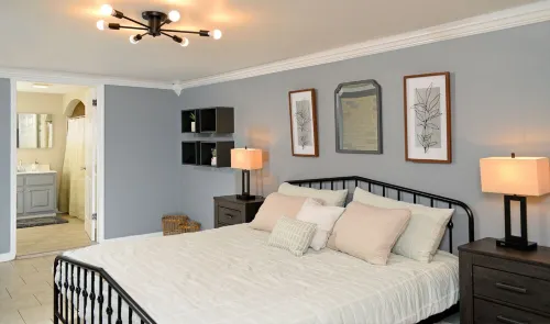 Modern & Cozy 4 Bedroom home !