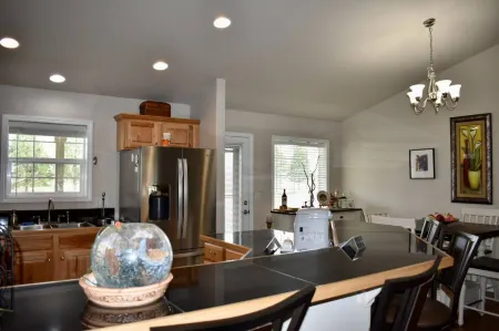 Charming Hideaway with Spacious Open Floor Plan - Delightful Comfort