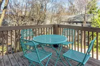 NEW Contemporary Downtown Loft Walk Everywhere