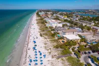 Gulf-Front Escape with Heated Pool and Tennis Courts - Spectacular Serenity