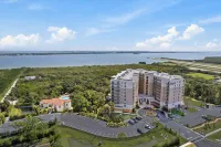 Luxury River Front Secluded Condo w Resort Amenities