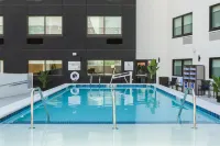 Holiday Inn Express & Suites NASHVILLE WEST END - UNIV AREA by IHG - Swimmingpools