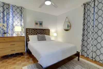 Solar Powered with Modern Amenities - Charming Eco-Friendly Haven فنادق في 