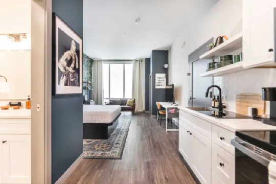 Expressive Design and Modern Amenities - Glamorous Unique Retreat