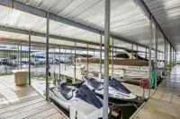 Serene waterfront condo with W/D, patio, & electric grill - boat slip on lake Hotels in Lake Ozark