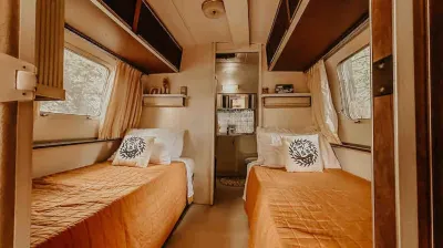 Urban Airstream Retreat Hoteles en Condado de Shelby