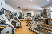 Condo with hot tub & pool - prime ski-in/out location
