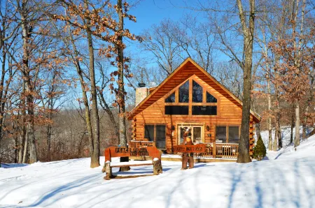 Charming Cabin with Hot Tub and Scenic Views - Cozy Family Retreat