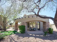 Stunning Mountain Views and Luxurious Pool - Elegant Desert Haven Hotel di Carefree