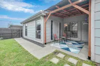 Adorable 2/2 Home-Patio, Games, Spa Vibes!  Weekend getaways or work stays