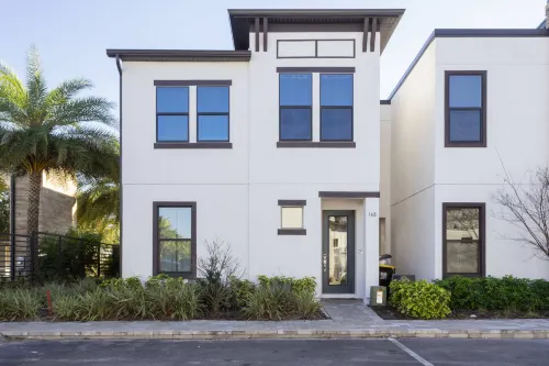 Hot Tub, Themed Spaces and Resort Amenities - Stunning Retreat Hotels in Loughman