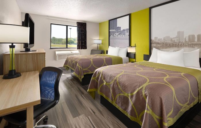 Super 8 by Wyndham South Boston VA